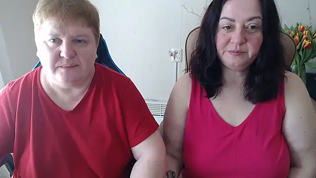 Snapshot of Bertie_Adeline chatting on March 7, 10:12 am Bertie Adeline online show from March 7, 10:12 am
