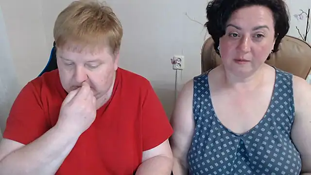 Snapshot of Bertie_Adeline chatting on June 13, 7:12 pm Bertie Adeline online show from June 13, 7:12 pm