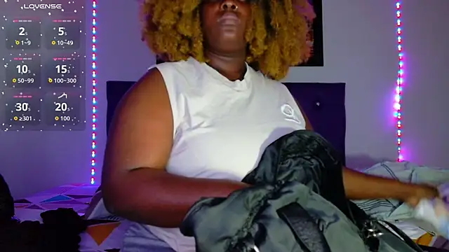 ebony NeighborMoans online show from February 12, 3:12 am