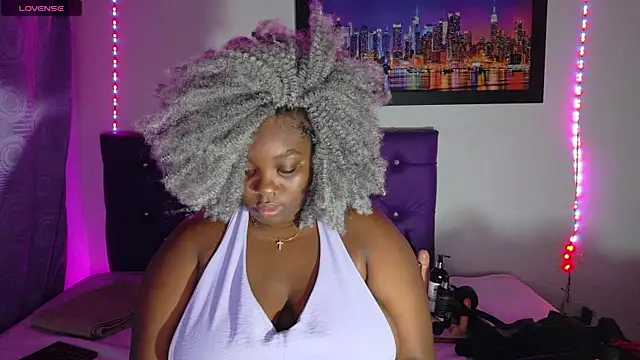 Snapshot of ebony_NeighborMoans chatting on April 22, 3:20 am ebony NeighborMoans online show from April 22, 3:20 am