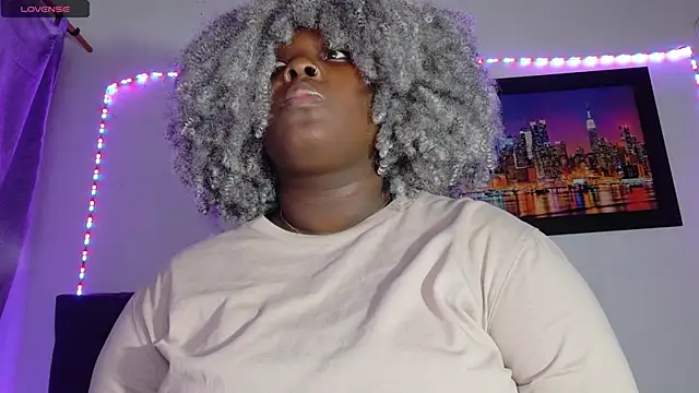 Snapshot of ebony_NeighborMoans chatting on April 25, 2:58 am ebony NeighborMoans online show from April 25, 2:58 am