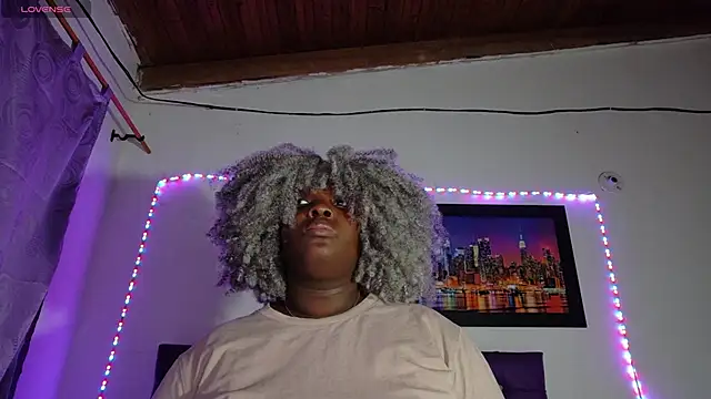 Snapshot of ebony_NeighborMoans chatting on April 30, 3:13 am ebony NeighborMoans online show from April 30, 3:13 am