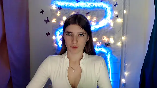 JuiceLips   online show from September 16, 12:50 pm