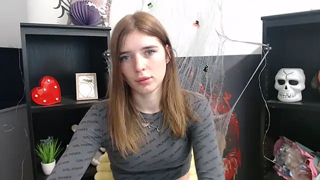 JuiceLips   online show from November 11, 2:50 pm