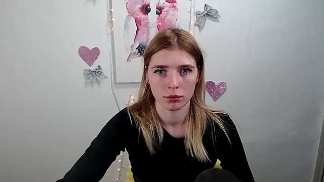 JuiceLips   online show from December 2, 2:23 pm