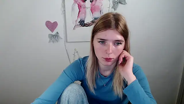 JuiceLips   online show from December 3, 3:21 pm