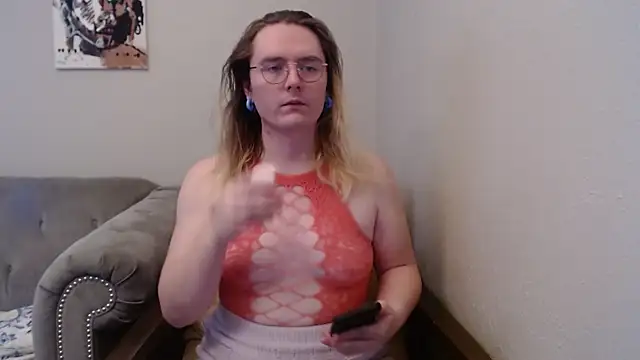 Snapshot of Elliebell chatting on January 13, 5:51 pm Elliebell online show from January 13, 5:51 pm