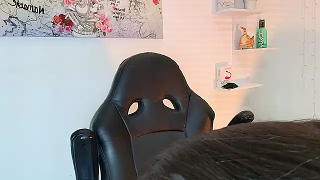 jennifer Scot online show from December 3, 3:03 am