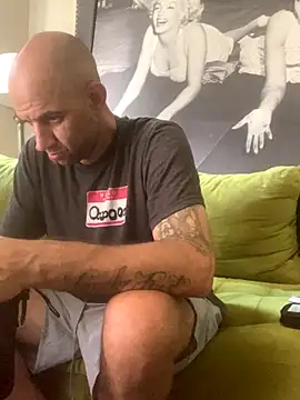 Snapshot of Hothotboyg chatting on September 8, 10:53 pm Hothotboyg online show from September 8, 10:53 pm