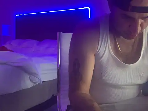 Snapshot of Hothotboyg chatting on September 20, 2:18 pm Hothotboyg online show from September 20, 2:18 pm