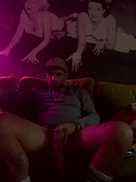 Snapshot of Hothotboyg chatting on January 19, 1:04 pm Hothotboyg online show from January 19, 1:04 pm