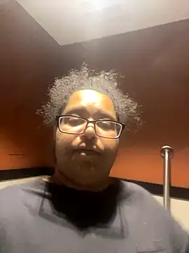 wishuhope4 online show from October 15, 9:48 pm