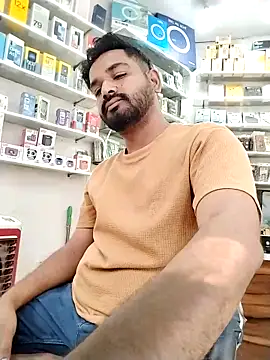Snapshot of avi007p chatting on April 27, 10:02 am avi007p online show from April 27, 10:02 am