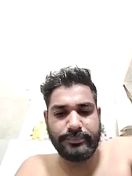 Snapshot of avi007p chatting on May 10, 3:44 am avi007p online show from May 10, 3:44 am