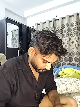 Snapshot of avi007p chatting on June 6, 5:39 pm avi007p online show from June 6, 5:39 pm