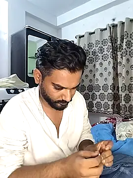 Snapshot of avi007p chatting on June 13, 7:56 pm avi007p online show from June 13, 7:56 pm