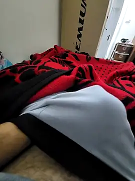 Snapshot of WelloffUpthrow chatting on February 5, 11:20 pm WelloffUpthrow online show from February 5, 11:20 pm