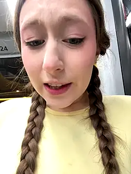 FroggyAnna online show from November 22, 5:01 pm