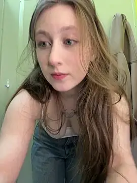 Snapshot of FroggyAnna chatting on May 31, 4:25 pm FroggyAnna online show from May 31, 4:25 pm
