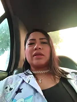 Snapshot of julieta_evanns1 chatting on October 23, 12:04 pm julieta evanns1 online show from October 23, 12:04 pm
