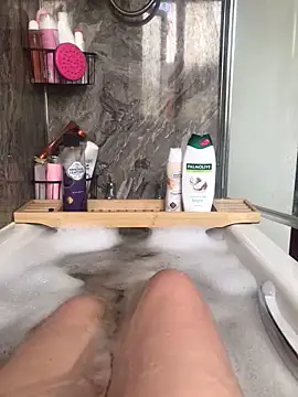 Imogenbabyyy online show from April 18, 12:42 pm