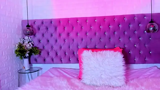 Scarlet Monroee online show from September 24, 3:21 am