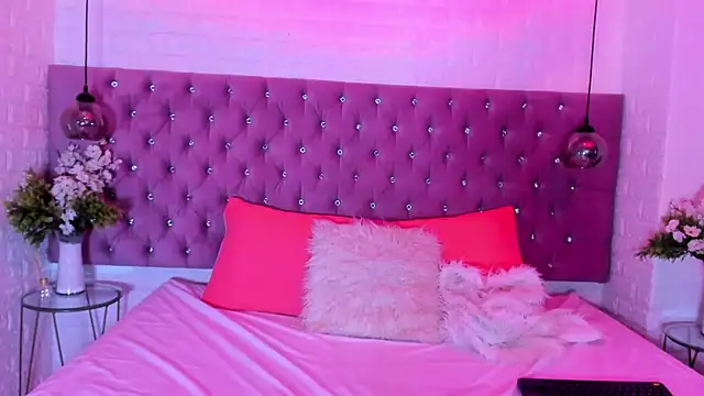 Scarlet Monroee online show from October 4, 2:42 am