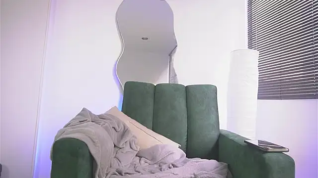 a Malgosia mako online show from October 5, 5:44 pm