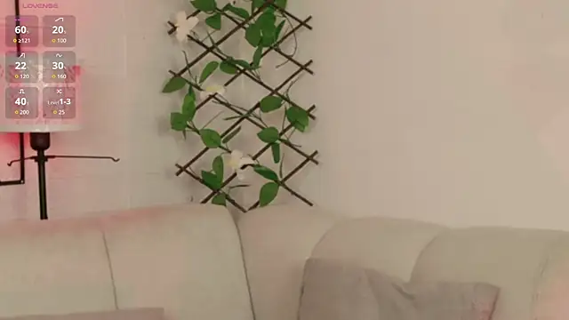 Snapshot of VioletBlacke_ chatting on June 10, 1:43 pm VioletBlacke online show from June 10, 1:43 pm