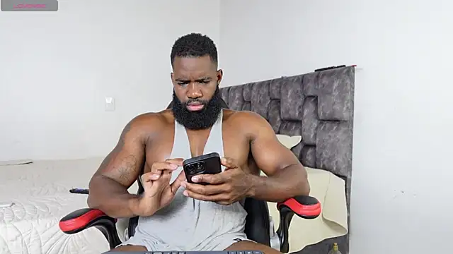 Snapshot of james_musclebbc chatting on June 14, 10:56 pm james musclebbc online show from June 14, 10:56 pm