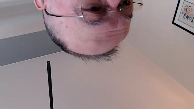 Snapshot of knodli chatting on February 19, 3:19 pm knodli online show from February 19, 3:19 pm