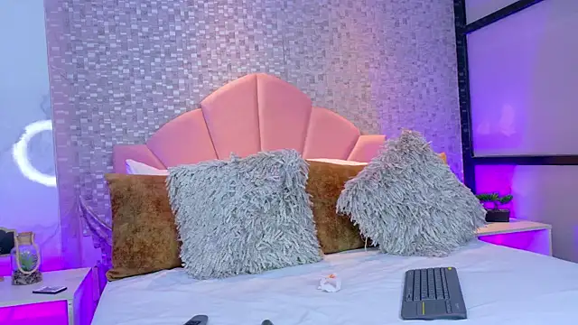 Snapshot of AshleyBaker1 chatting on April 24, 3:03 pm AshleyBaker1 online show from April 24, 3:03 pm