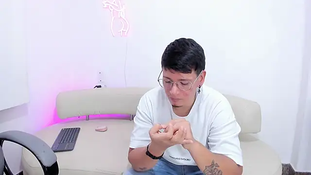 ZoeandEthan online show from September 11, 6:08 pm