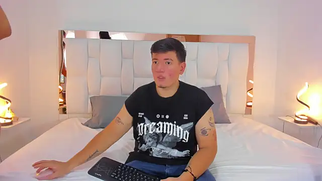 ZoeandEthan online show from September 16, 6:20 pm