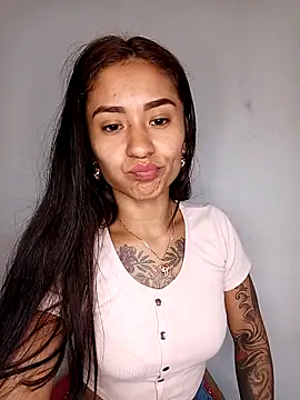 Liahdiaz  online show from November 14, 3:55 pm