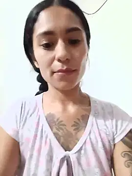 Liahdiaz  online show from June 28, 5:13 am