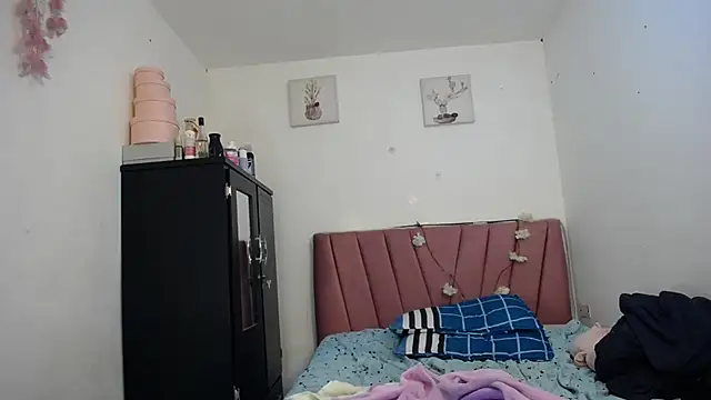 Liahdiaz  online show from July 11, 1:14 pm