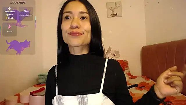 Liahdiaz  online show from August 4, 1:03 pm