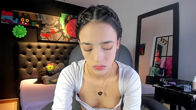 Snapshot of miIa_bratz chatting on April 25, 10:40 pm miIa bratz online show from April 25, 10:40 pm