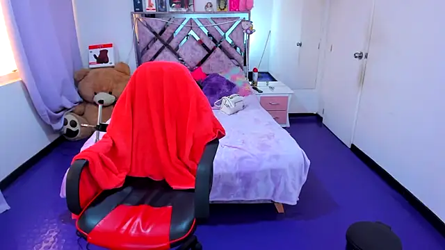 Snapshot of Luna_Analya chatting on April 23, 1:57 pm Luna Analya online show from April 23, 1:57 pm