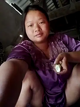 Snapshot of girl-babi chatting on June 24, 9:52 am girl-babi online show from June 24, 9:52 am