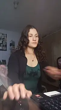 lindasyt online show from February 27, 2:33 am