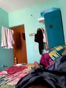 Snapshot of maddy3108 chatting on September 17, 7:43 am maddy3108 online show from September 17, 7:43 am