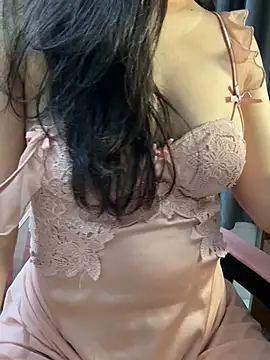 Snapshot of Orianna69 chatting on February 26, 2:43 am Orianna69 online show from February 26, 2:43 am