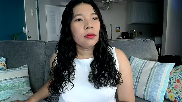 Snapshot of SHEILYN_ chatting on May 17, 6:33 am SHEILYN online show from May 17, 6:33 am
