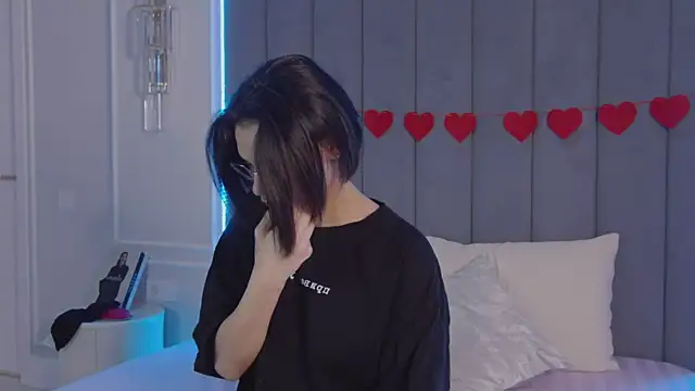 VioletAsh online show from March 10, 4:50 am