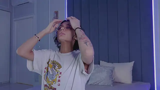 VioletAsh online show from April 14, 4:29 am