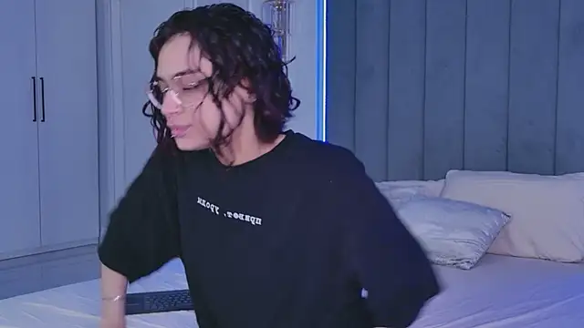 VioletAsh online show from May 23, 4:29 am