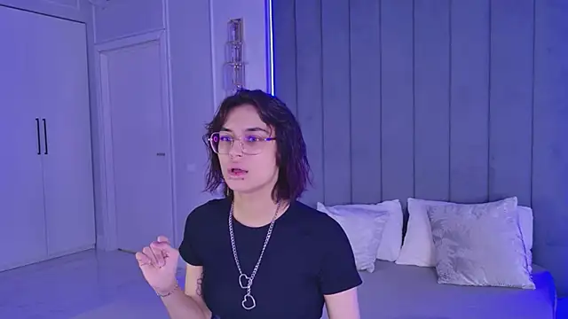 VioletAsh online show from June 11, 4:32 am
