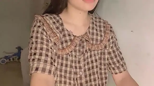 Snapshot of hello_mie chatting on May 7, 7:41 pm hello mie online show from May 7, 7:41 pm